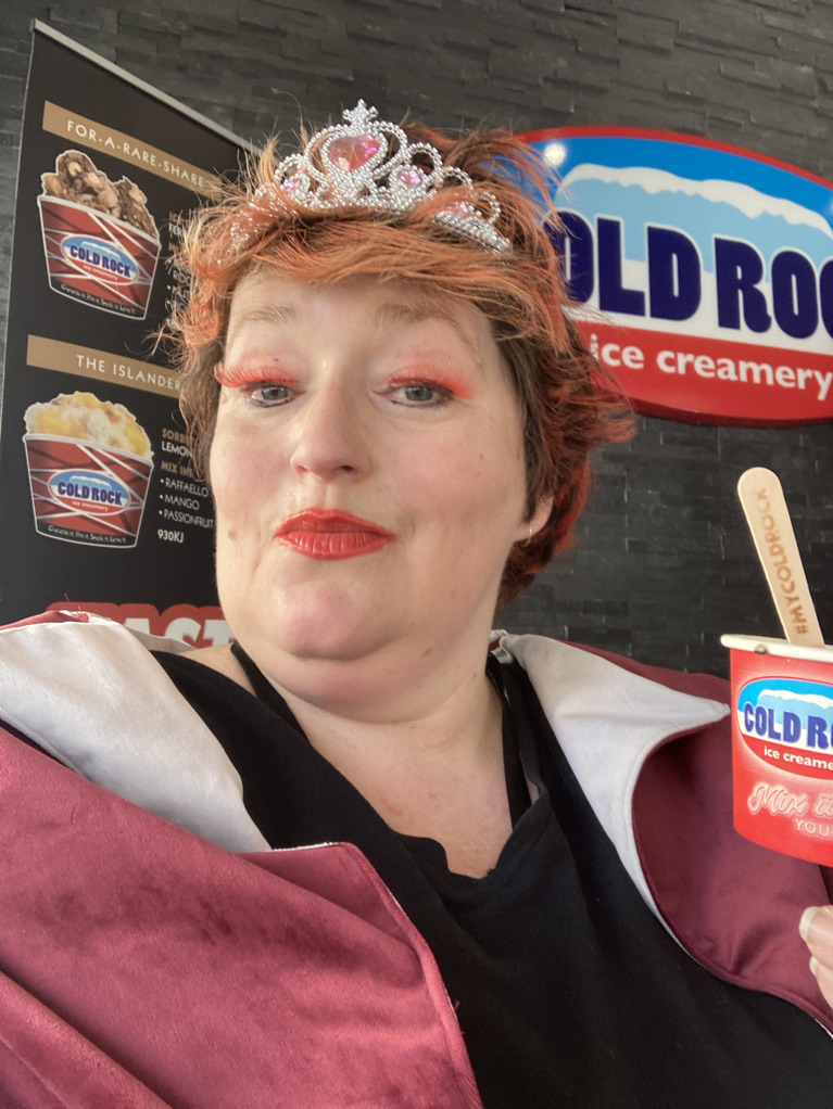 Amanda Sutherland as an Ice Queen